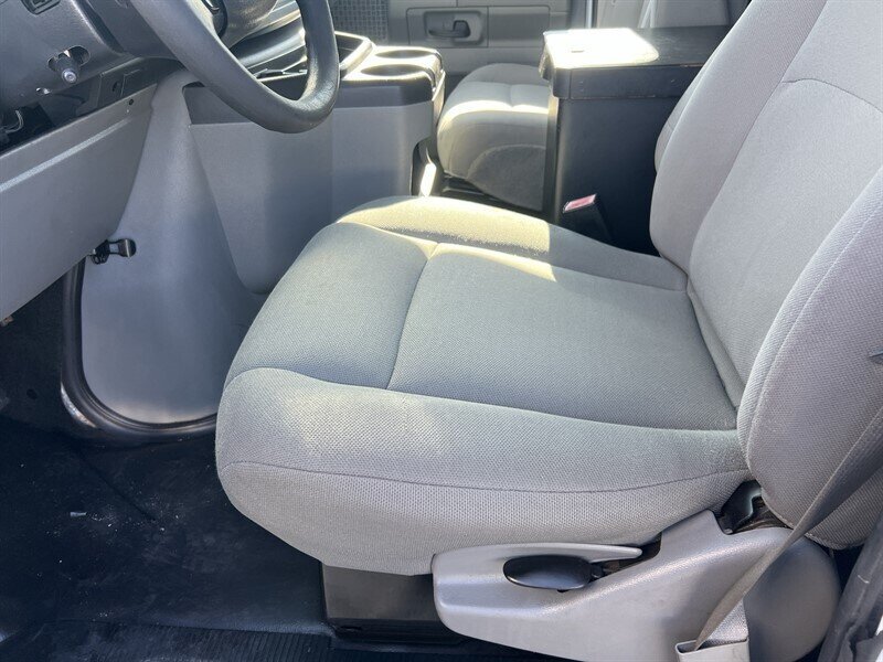 Used 2013 Ford E-150 and Econoline 150 RWD image 16