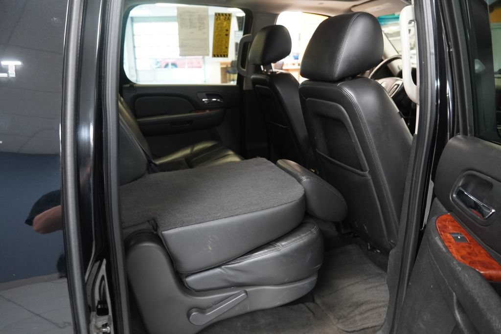 Used 2012 Chevrolet Suburban LT AWD/4WD image 24