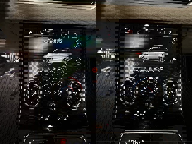 Used 2020 Land Rover Range Rover Velar R-Dynamic S image 18