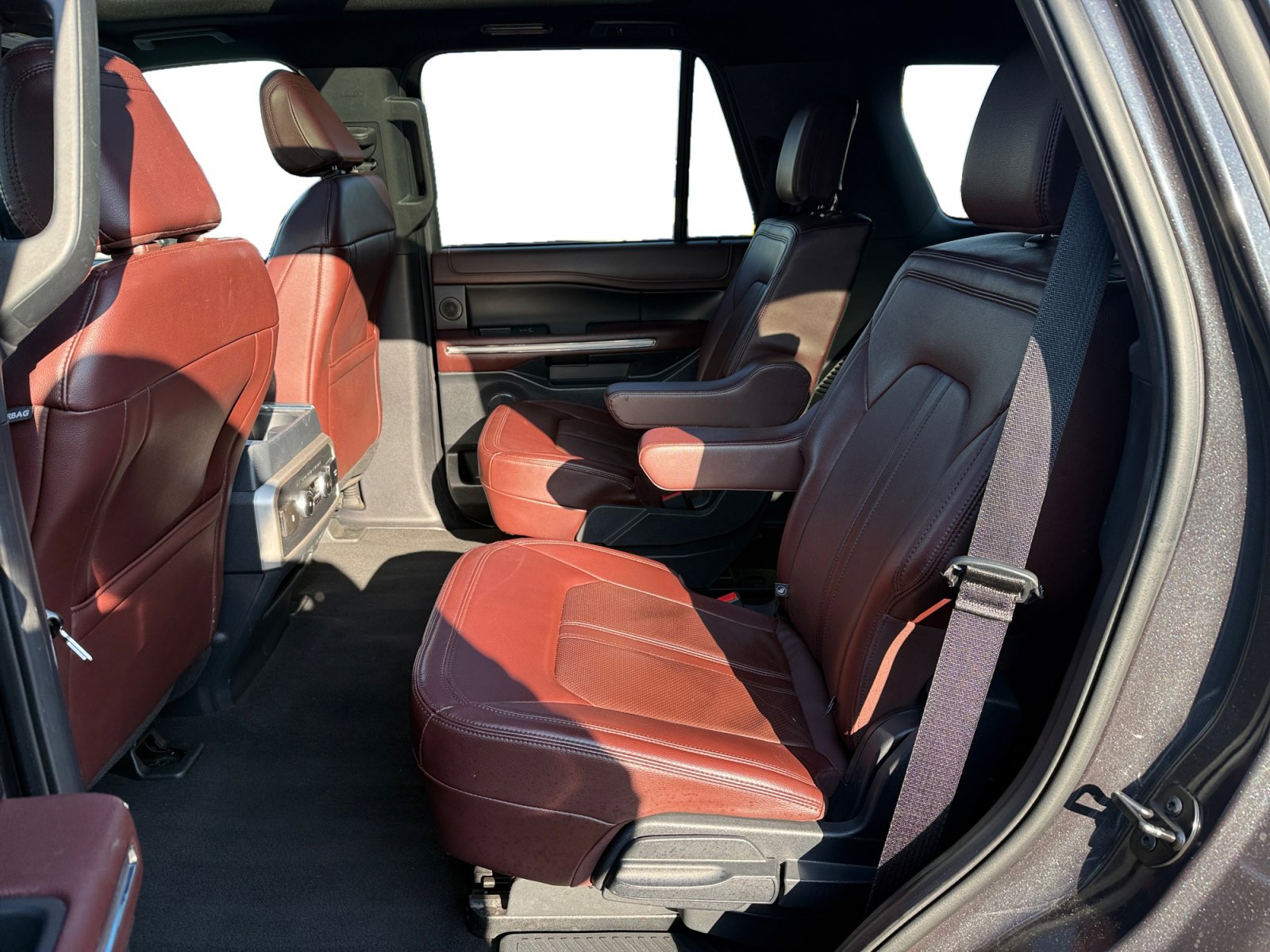 Used 2024 Ford Expedition Limited image 16