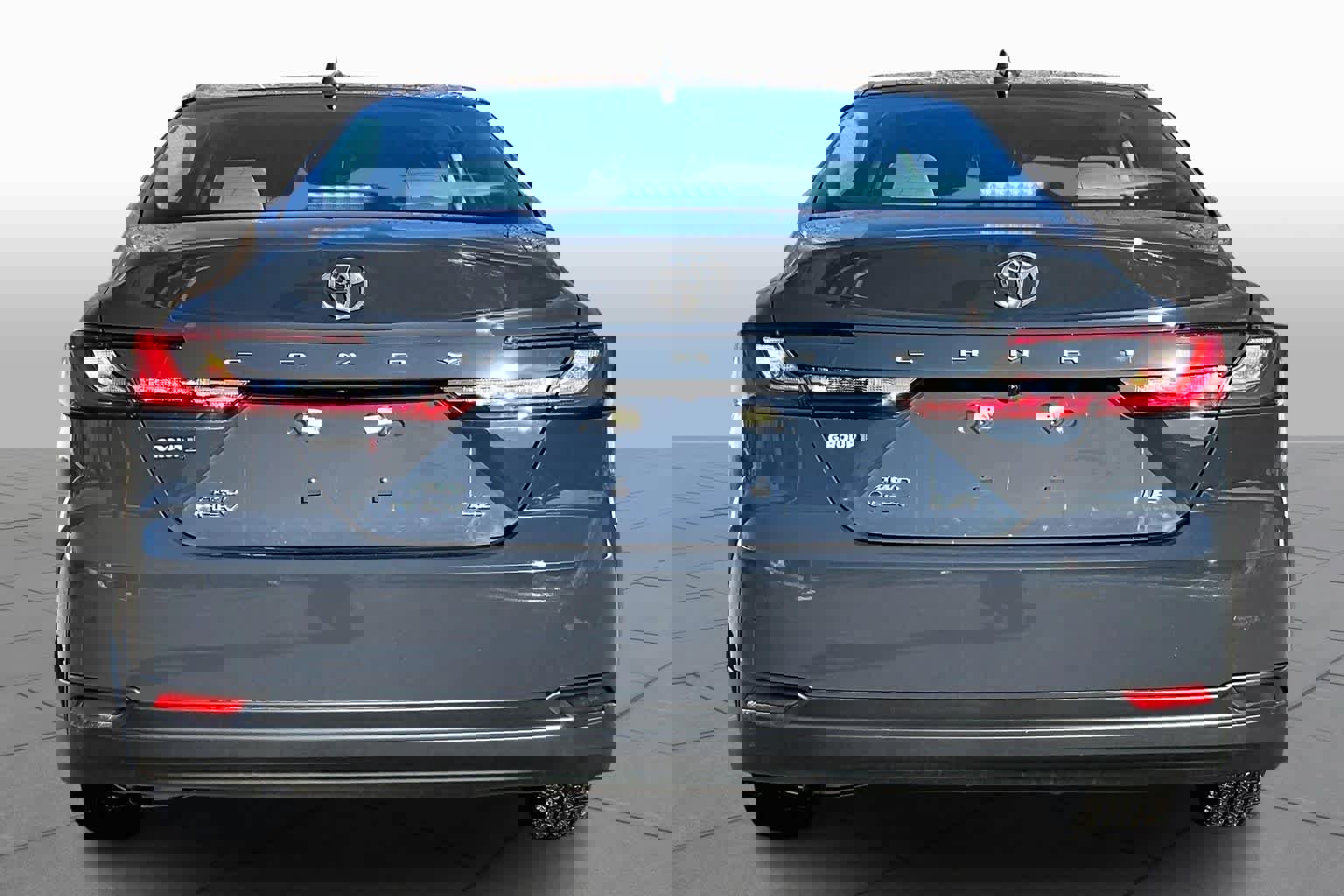 Used 2025 Toyota Camry LE image 5