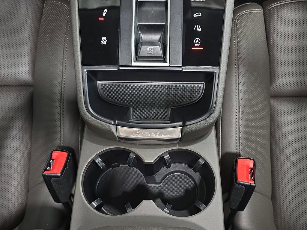 Certified 2024 Porsche Macan S image 20