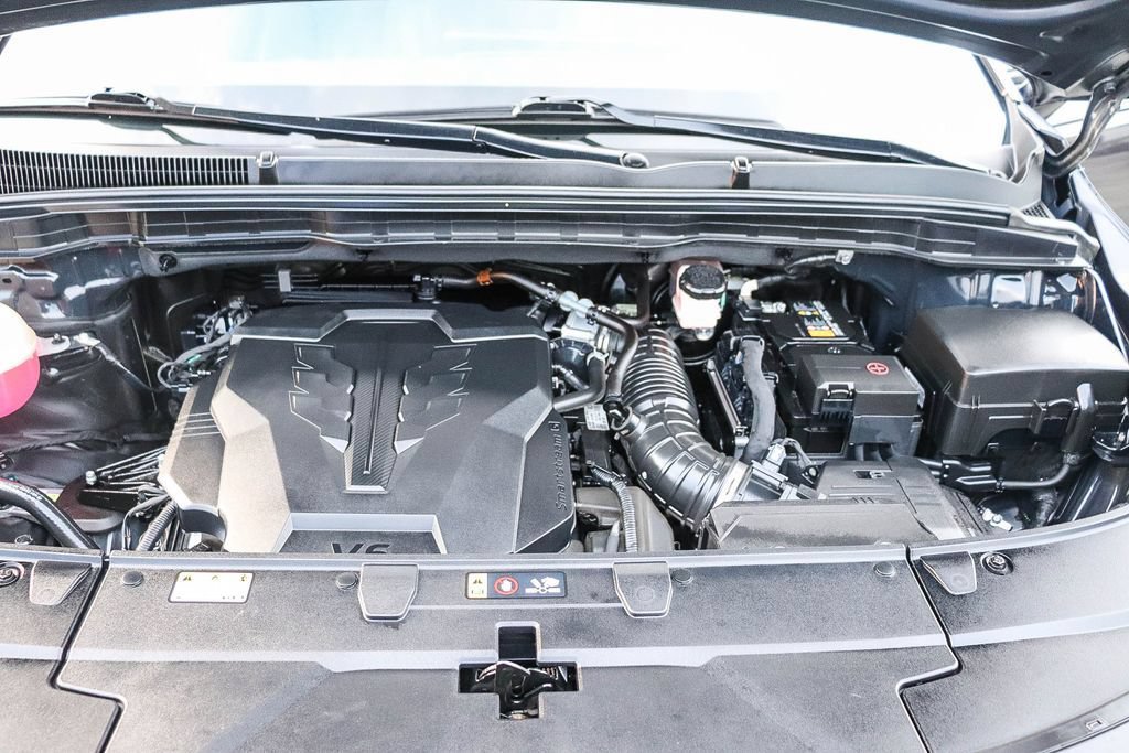 Used 2025 Kia Carnival FWD image 30