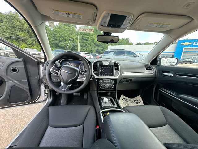 Used 2023 Chrysler 300 Touring w/ Sport Appearance Package RWD image 22