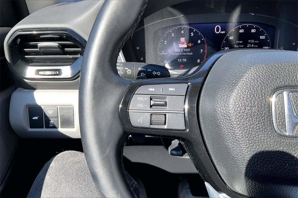 Used 2024 Honda Pilot Elite image 11