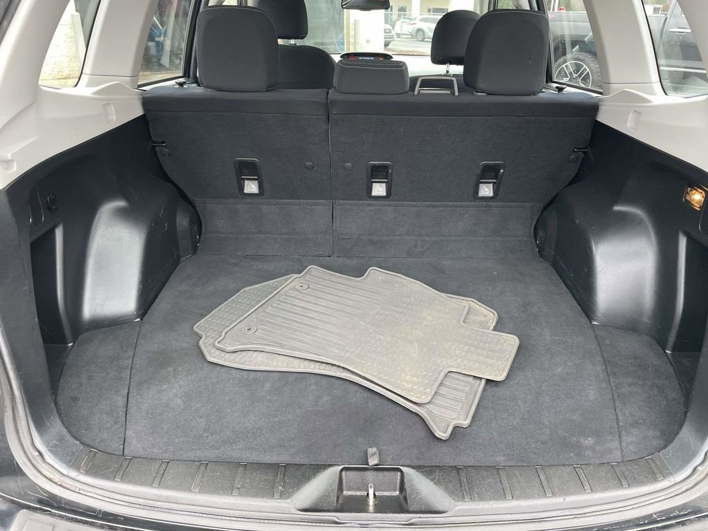 Used 2015 Subaru Forester 2.5i w/ Alloy Wheel Package image 47