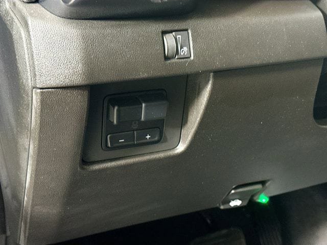Used 2024 GMC Canyon AT4 w/ Canyon Safety Plus Package image 12