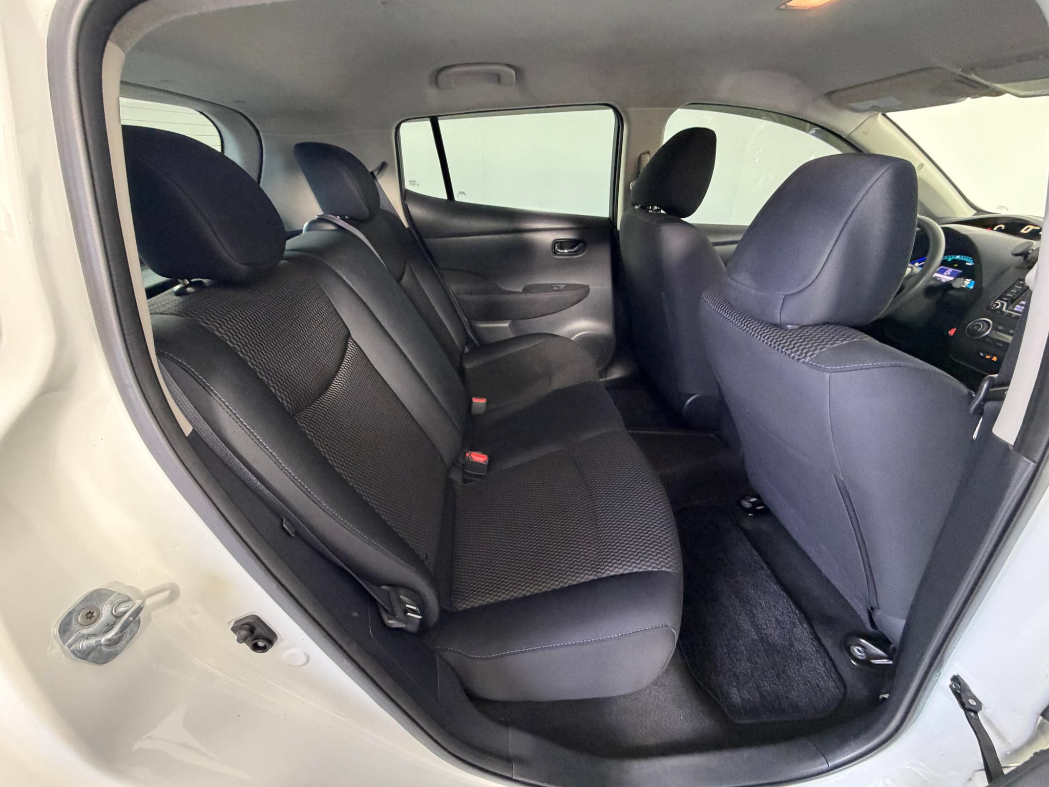 Used 2017 Nissan Leaf S FWD image 25