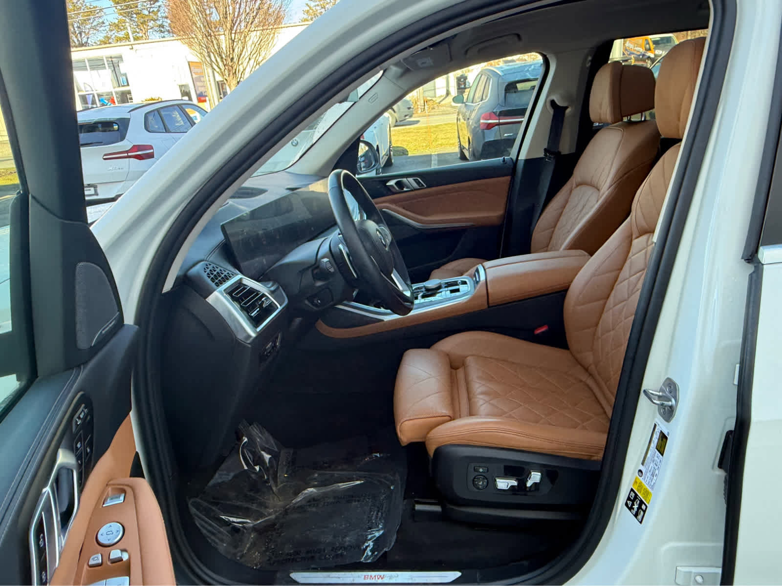 Used 2023 BMW X7 xDrive40i w/ Premium Package image 11