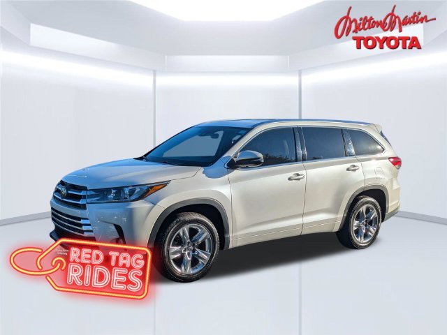 Used 2018 Toyota Highlander Limited FWD 360° Tour