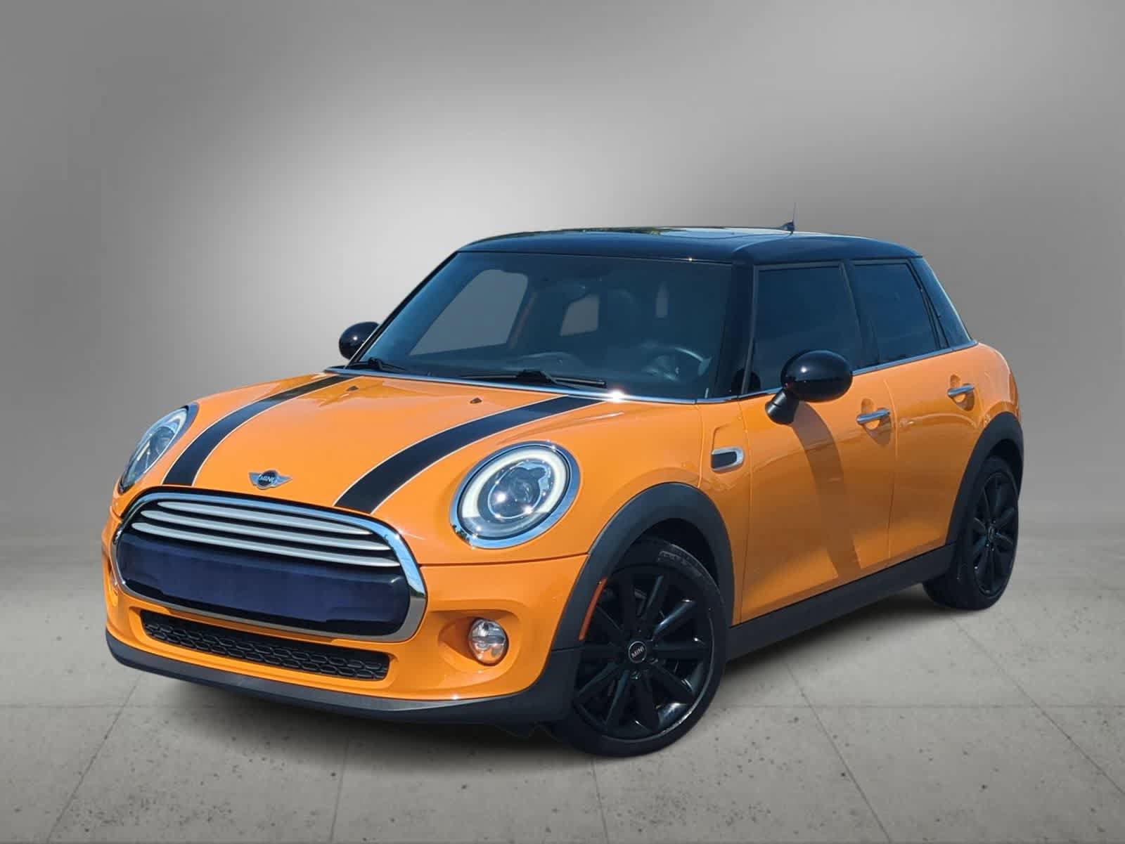 Used 2015 MINI Cooper 4-Door Hardtop FWD image 1