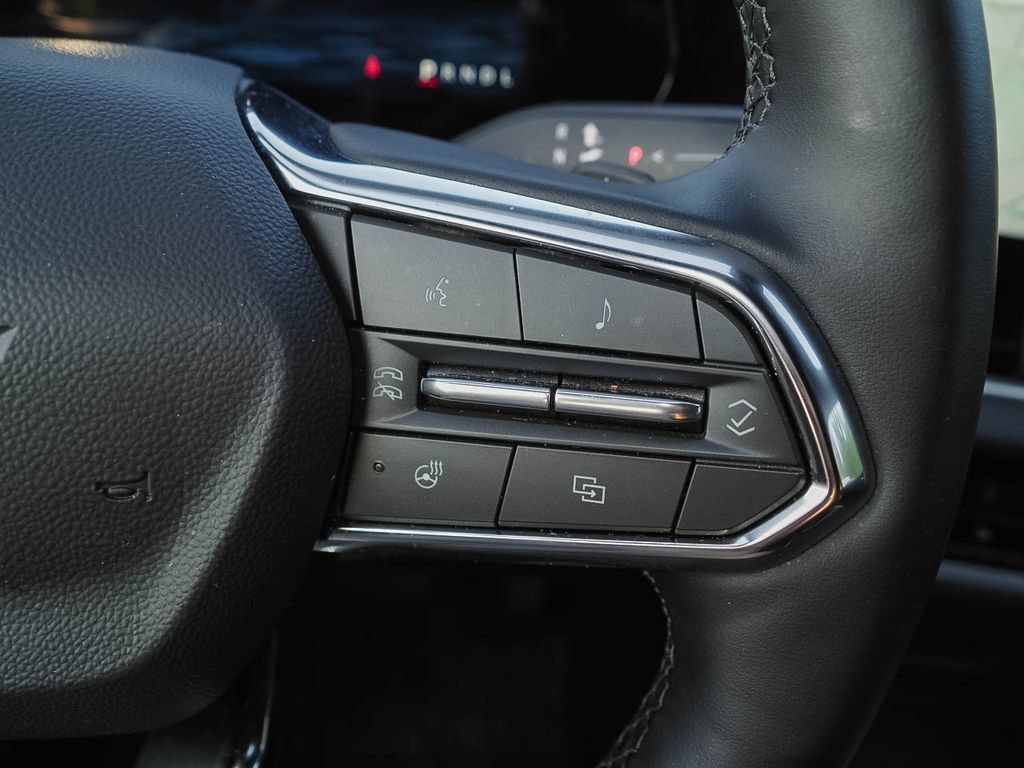 Certified 2026 Chevrolet Equinox LT FWD image 28