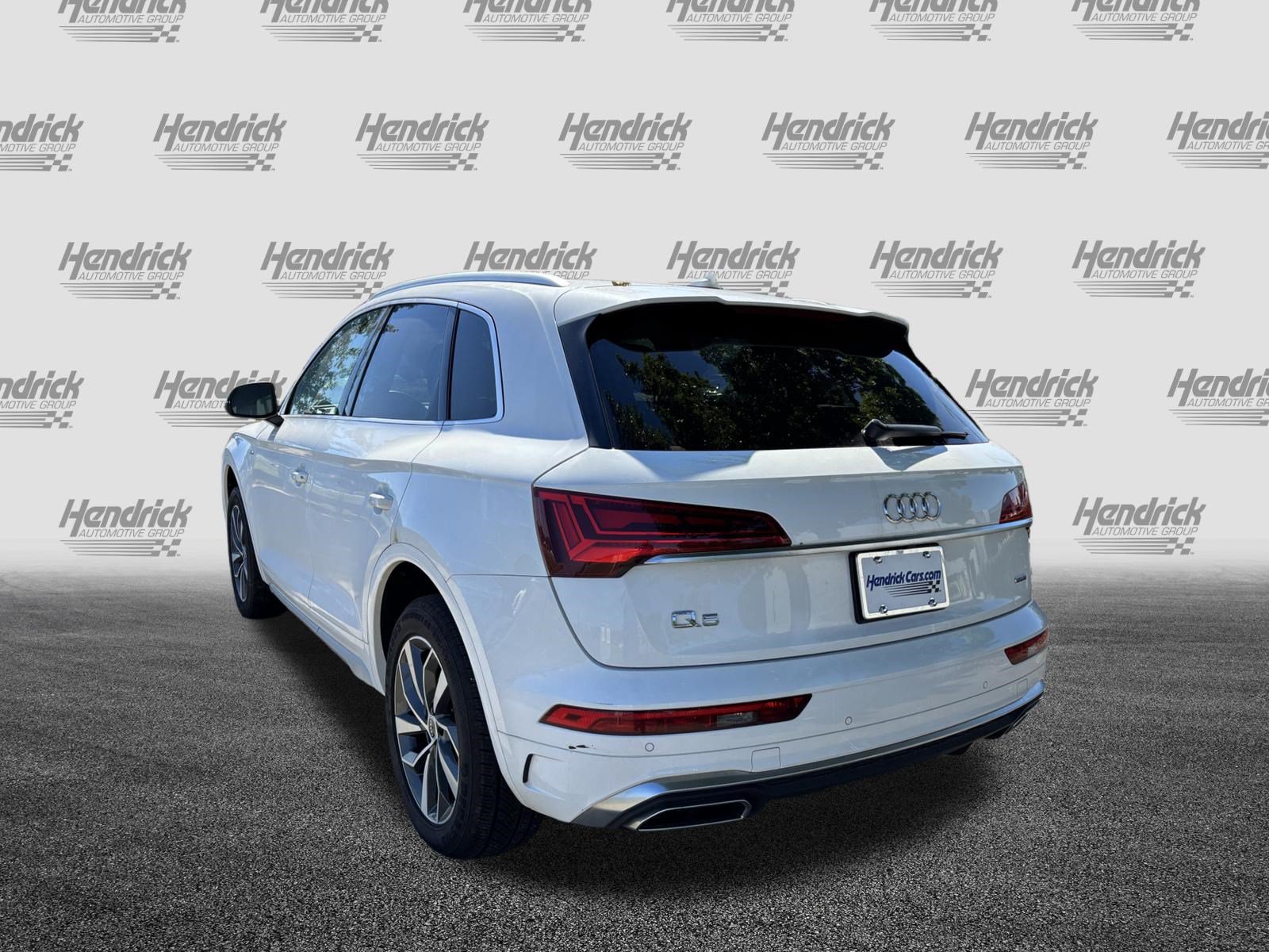 Used 2023 Audi Q5 2.0T Premium w/ Convenience Package AWD/4WD image 9