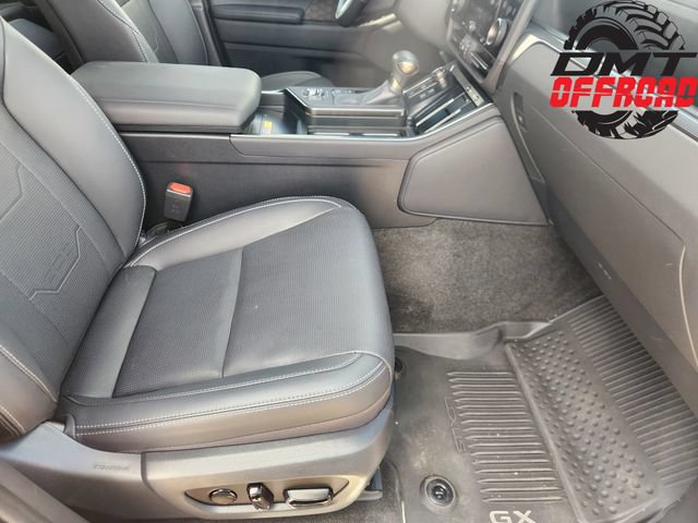 Used 2026 Lexus GX 550 w/ Accessory Package (2T) AWD/4WD image 14