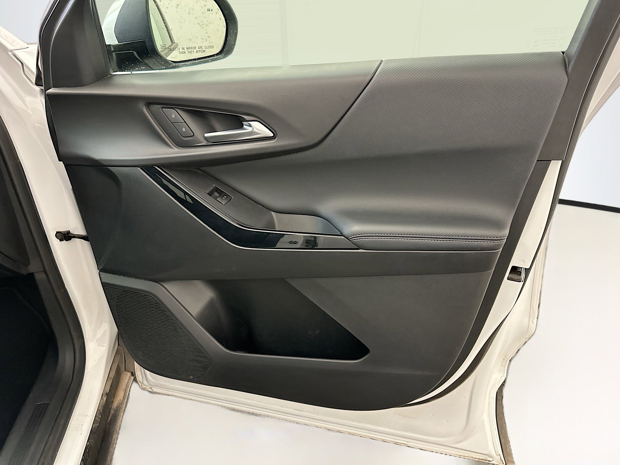 Used 2025 Chevrolet Equinox LT image 33