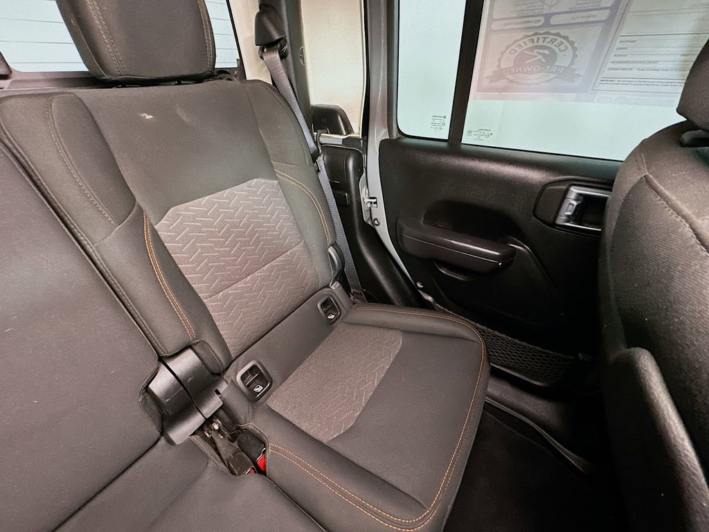 Used 2022 Jeep Gladiator Mojave w/ Cold Weather Group AWD/4WD image 14