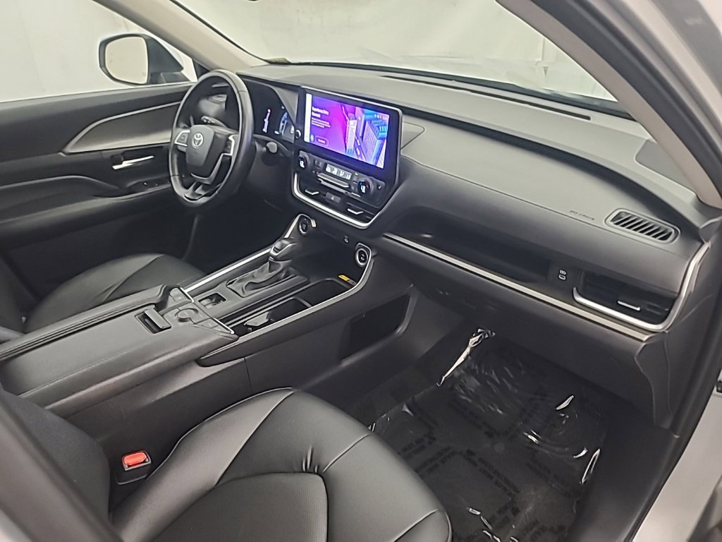 Used 2025 Toyota Grand Highlander AWD image 15