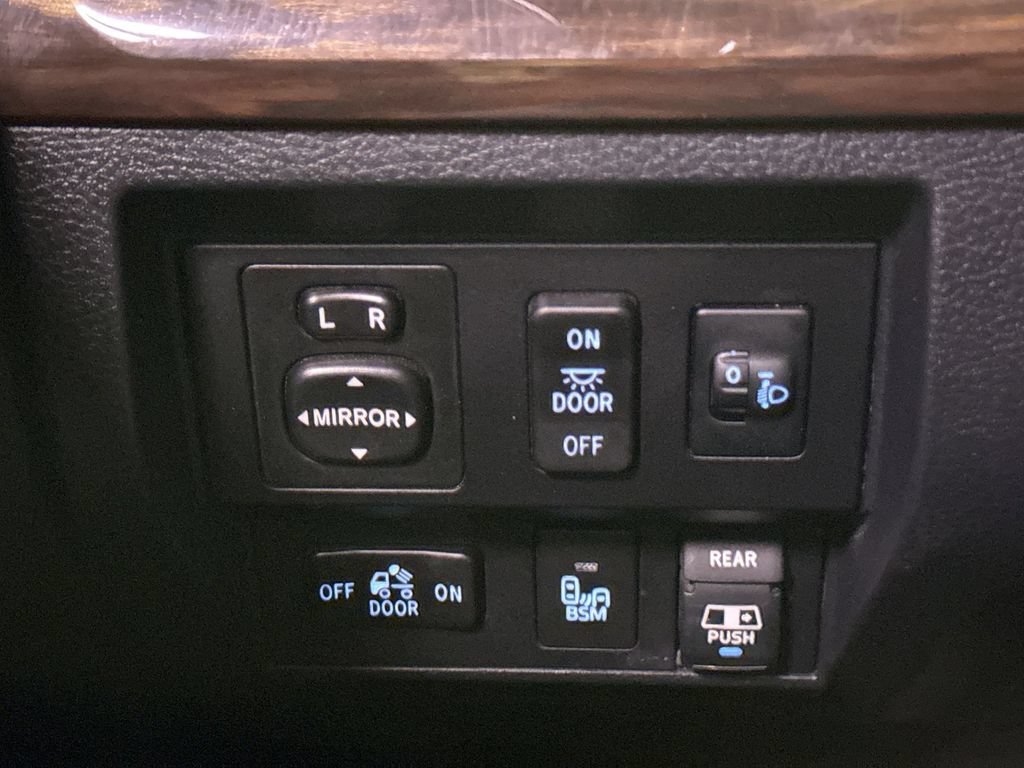 Used 2017 Toyota Tundra Limited w/ Limited Premium Package AWD/4WD image 19