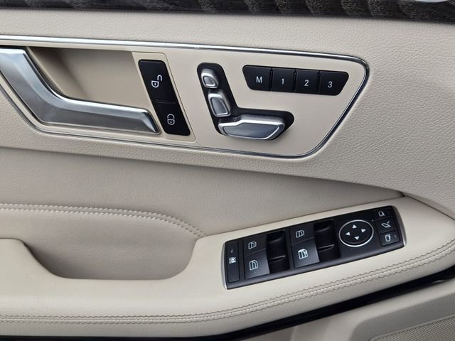 Used 2016 Mercedes-Benz E 350 4MATIC Sedan w/ Premium Package image 30