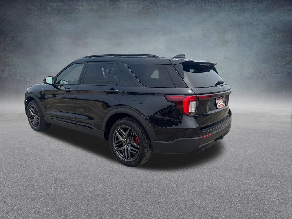 Used 2025 Ford Explorer ST-Line w/ ST-Line Street Pack AWD/4WD image 3