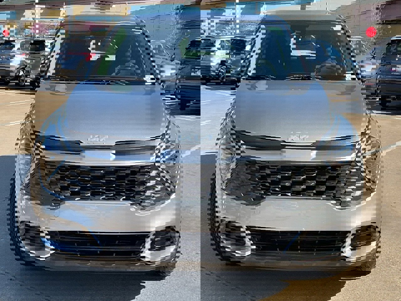 Used 2025 Kia Sportage LX image 3