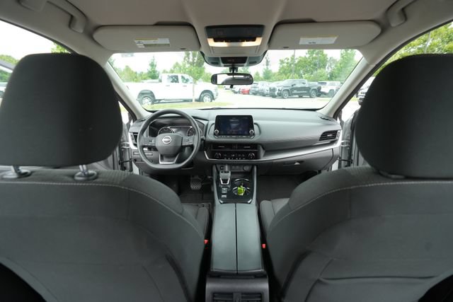 Used 2025 Nissan Rogue SV FWD image 24