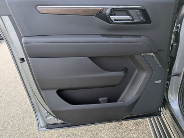 New 2026 Chevrolet Suburban High Country image 28