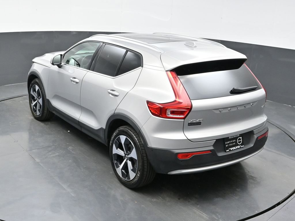 Used 2025 Volvo XC40 B5 Plus image 35