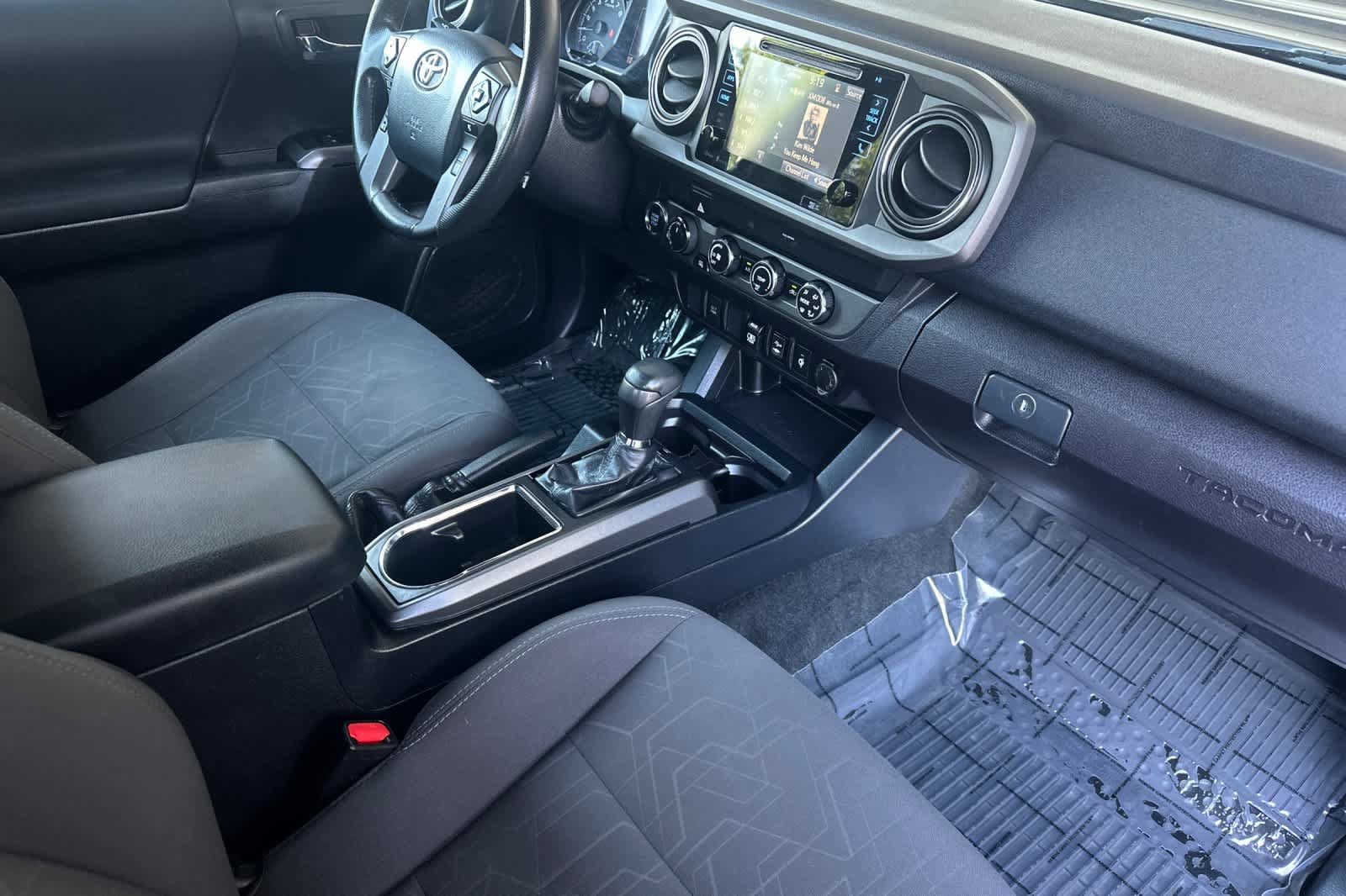 Used 2019 Toyota Tacoma TRD Sport AWD/4WD image 15