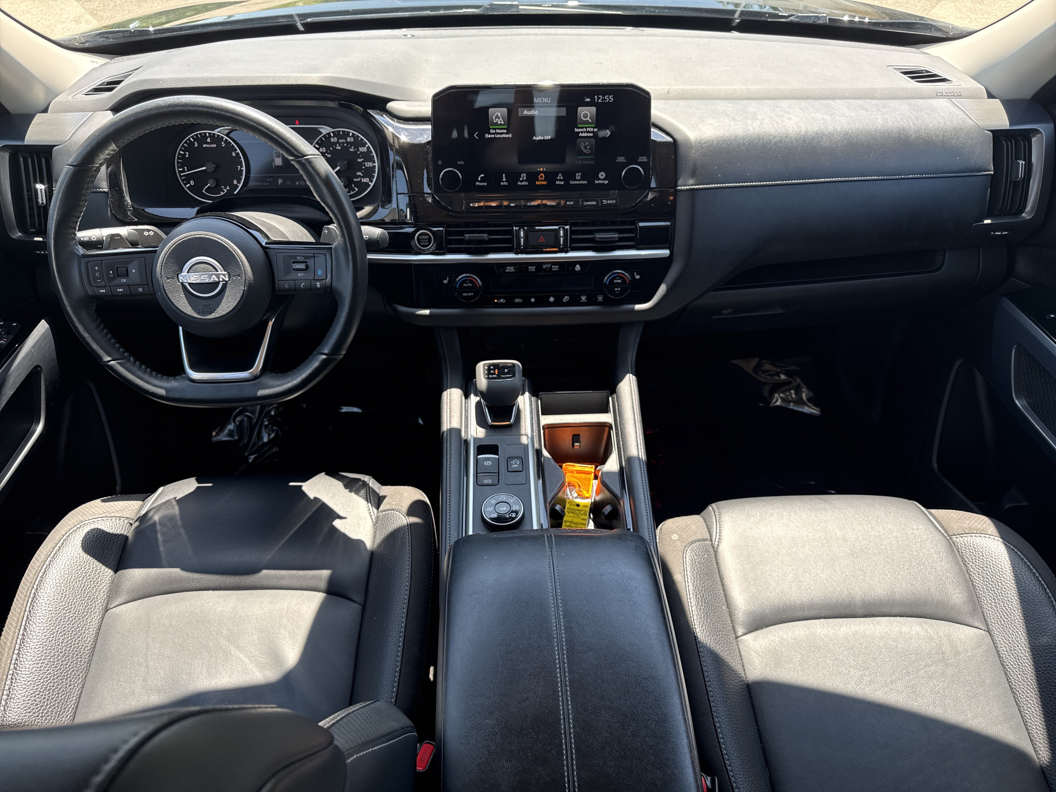 Used 2023 Nissan Pathfinder SL AWD/4WD image 18