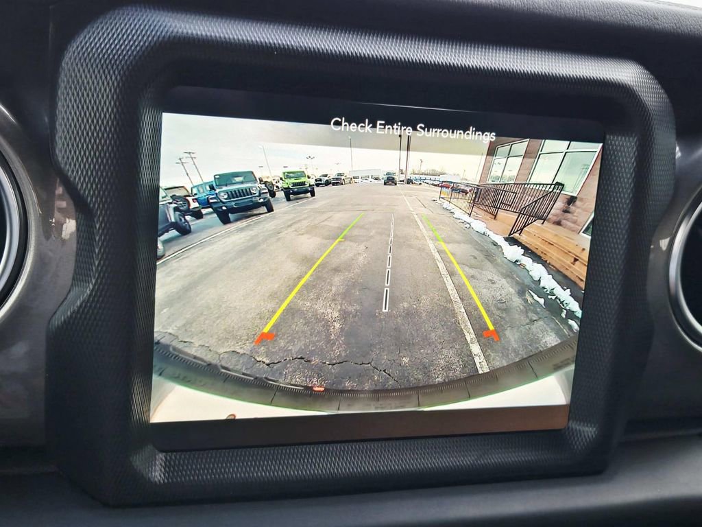 Used 2021 Jeep Wrangler Unlimited Sahara image 35