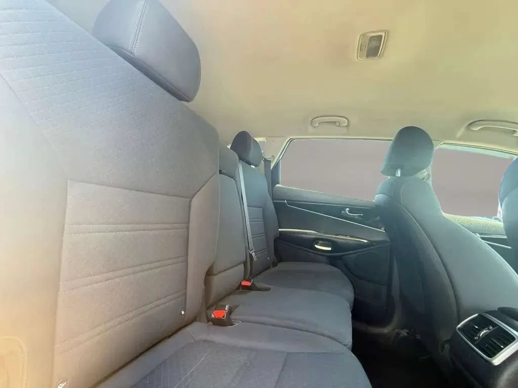 Used 2020 Kia Sorento FWD V6 image 15