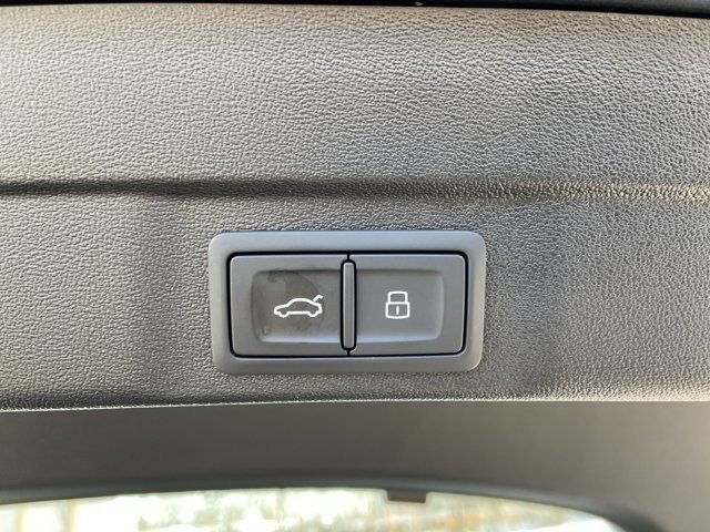 Used 2025 Audi A5 2.0T Premium image 30