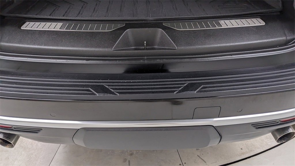 Used 2021 Chevrolet Tahoe High Country w/ Premium Package image 7