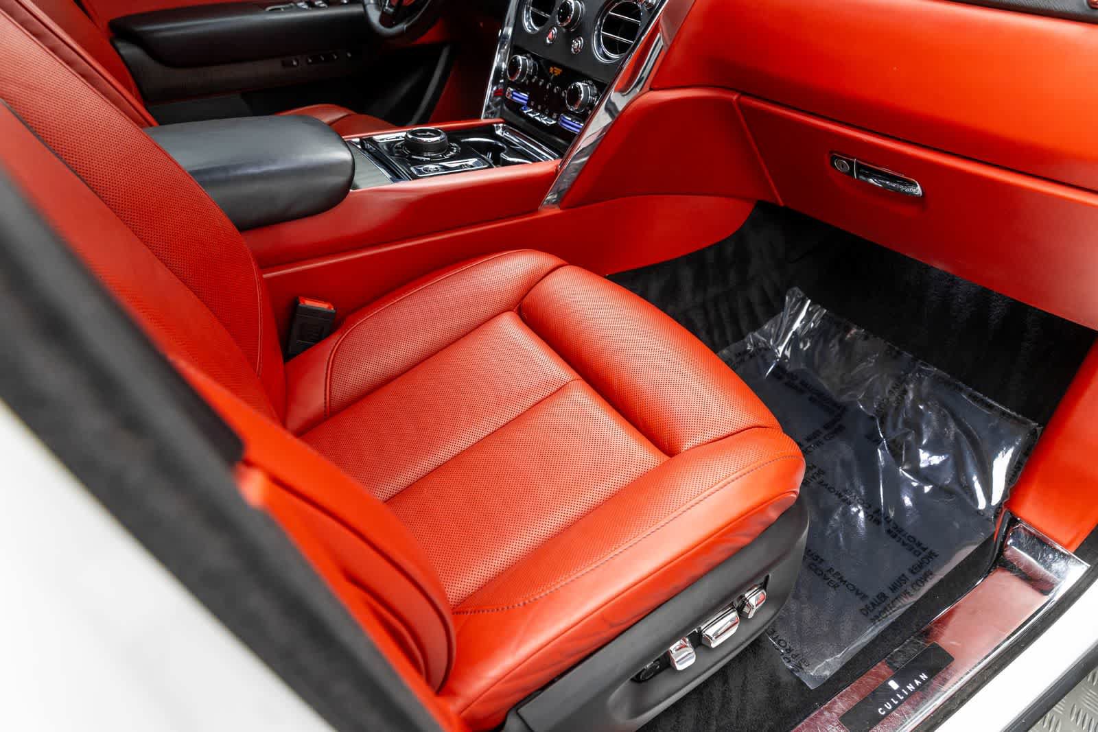 Used 2020 Rolls-Royce Cullinan AWD/4WD image 53