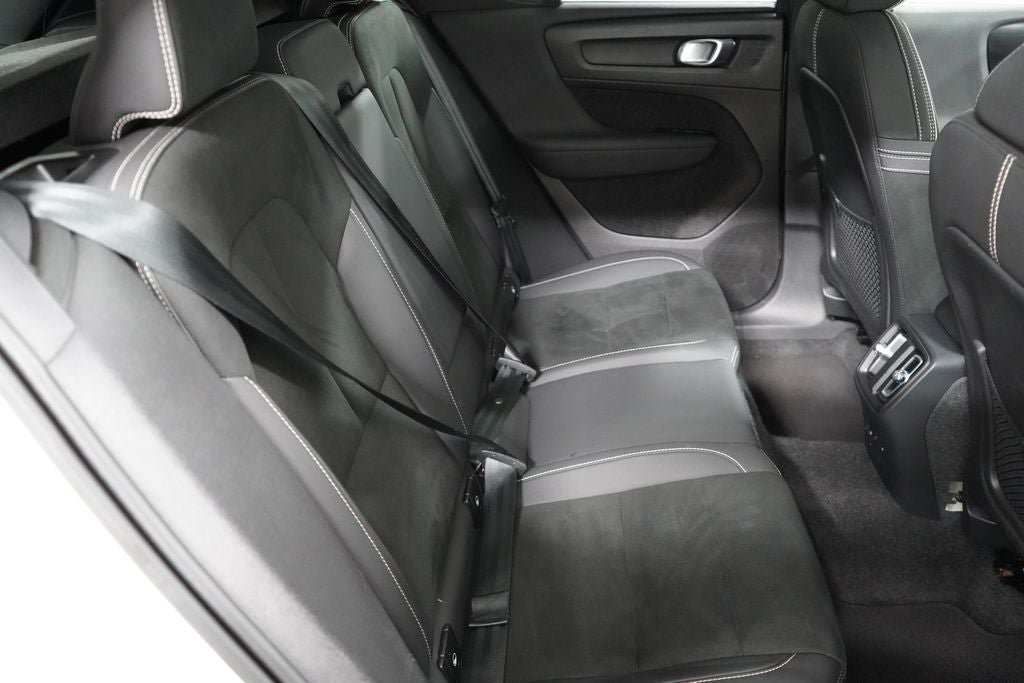 Used 2023 Volvo XC40 Recharge Ultimate AWD/4WD image 21