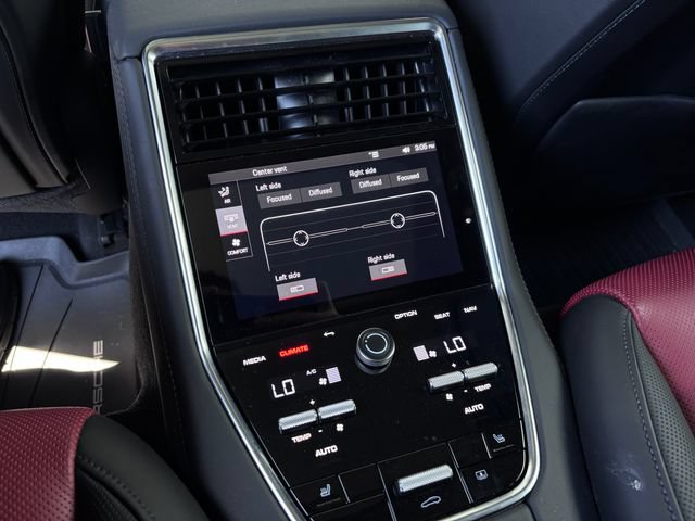 Certified 2023 Porsche Panamera 4 Platinum Edition AWD/4WD image 26