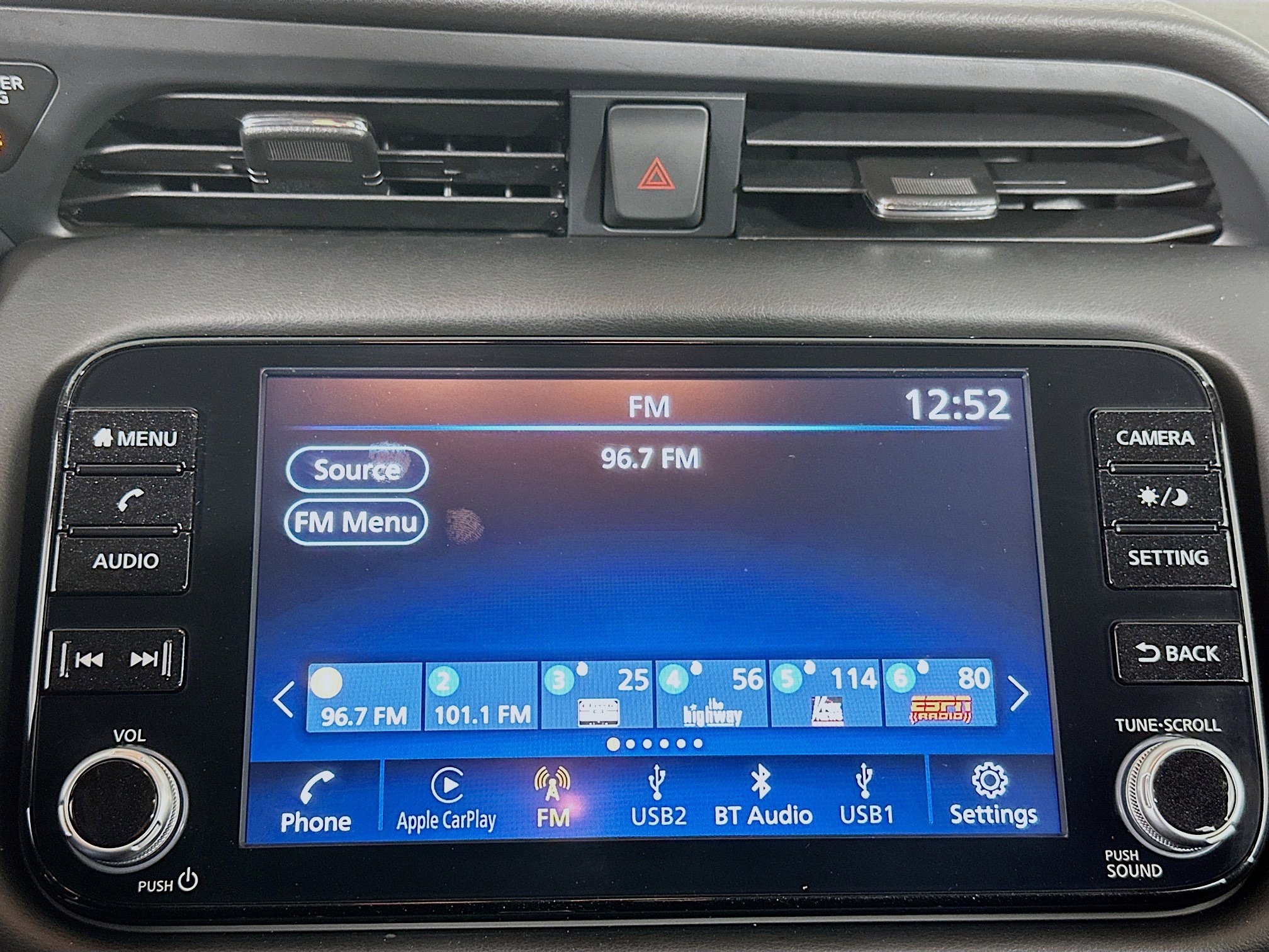 Used 2024 Nissan Kicks SR image 18