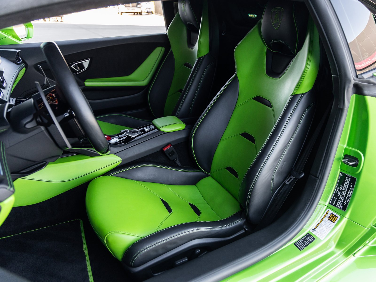 Used 2022 Lamborghini Huracan EVO image 27