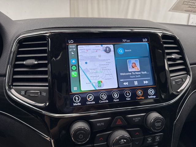 Used 2022 Jeep Grand Cherokee Limited image 28