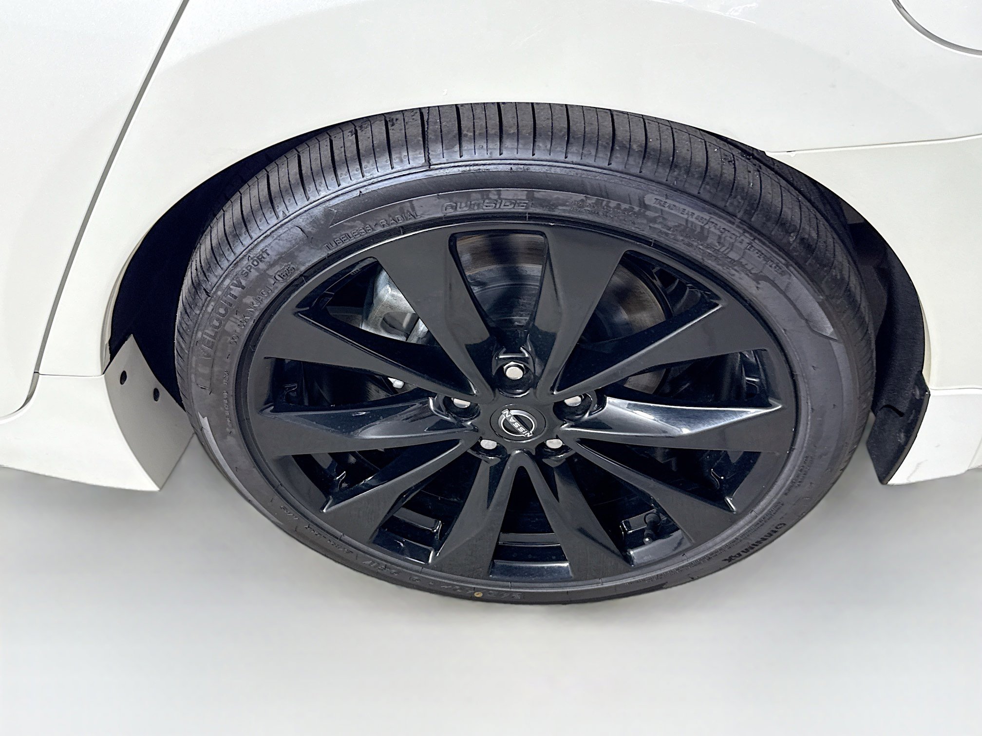 Used 2023 Nissan Maxima SR w/ Sport Mat Group image 38