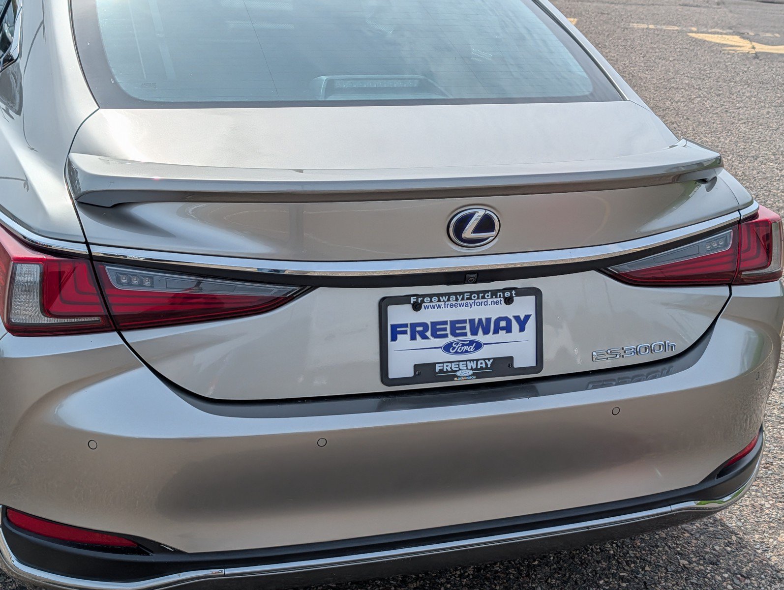 Used 2020 Lexus ES 300h FWD image 10