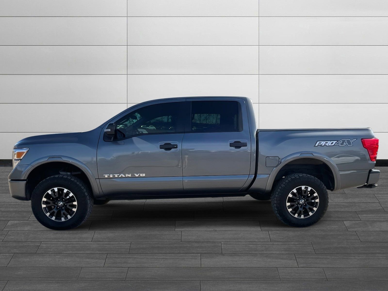 Used 2019 Nissan Titan PRO-4X image 5