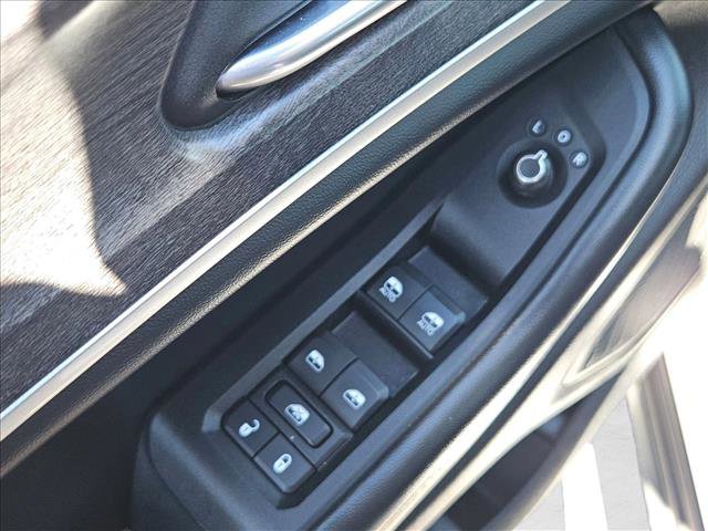 Used 2023 Jeep Grand Cherokee Limited image 11