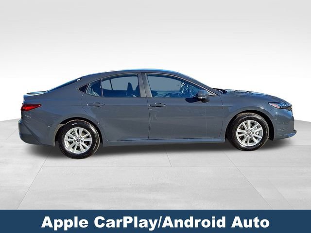 Used 2025 Toyota Camry LE image 9