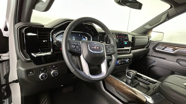 Used 2023 GMC Sierra 1500 Elevation w/ LPO, Elevation Black Package AWD/4WD image 13