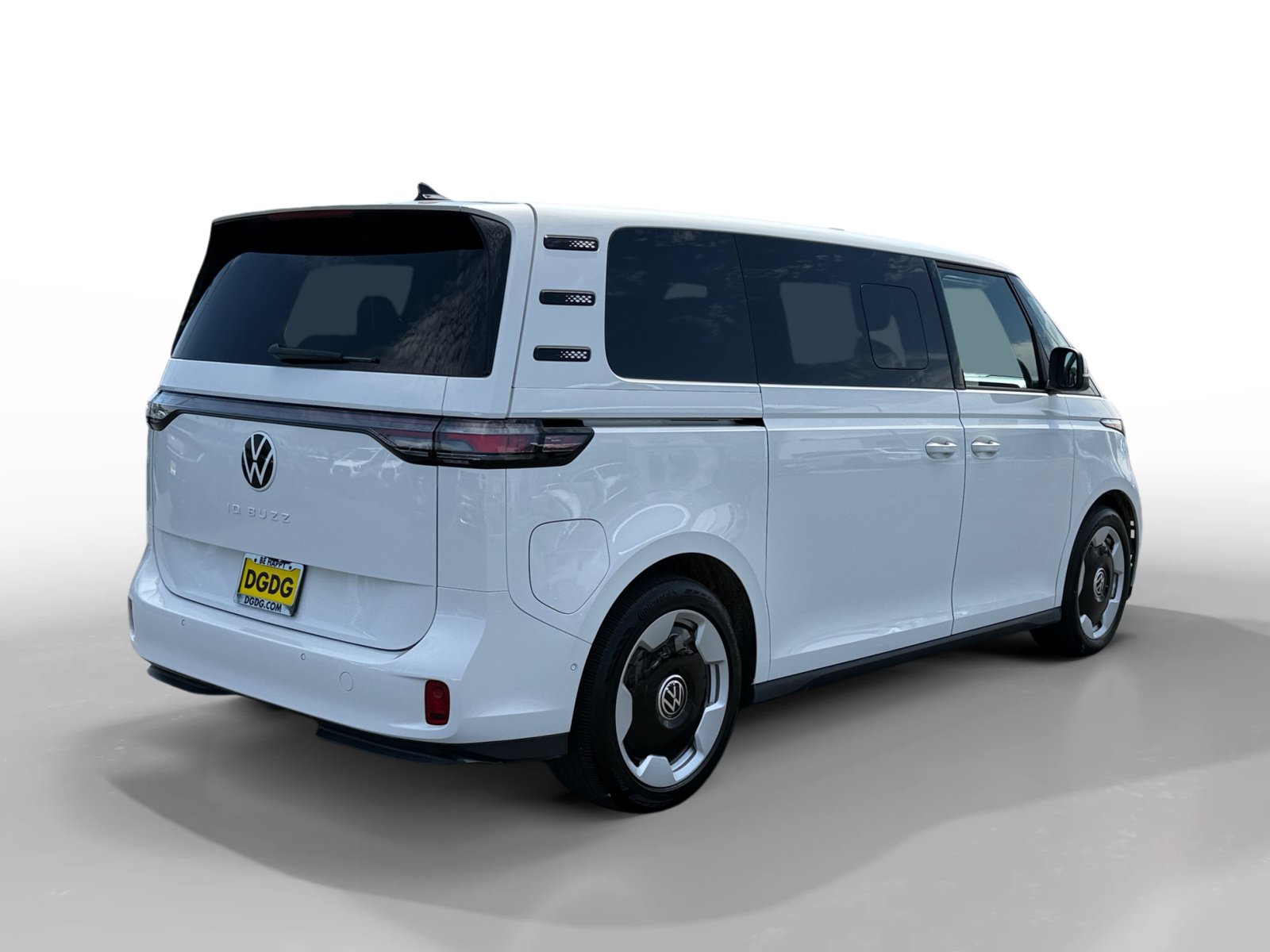 Certified 2025 Volkswagen ID. Buzz 1st Edition RWD image 5