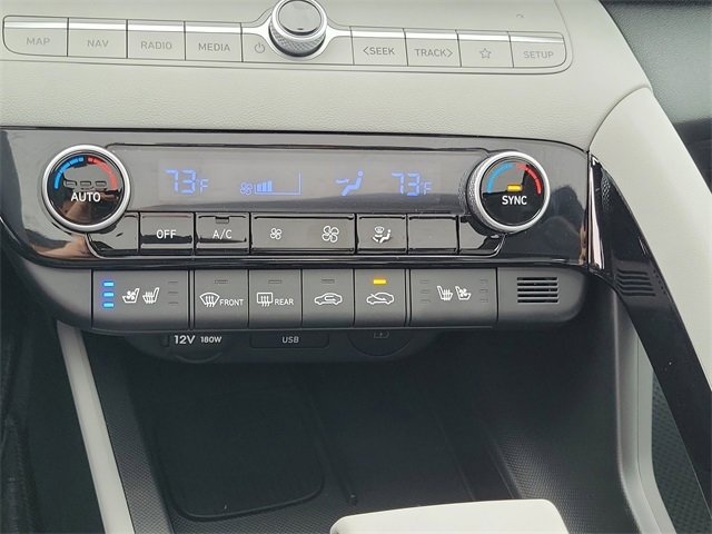 New 2025 Hyundai Elantra Limited image 11