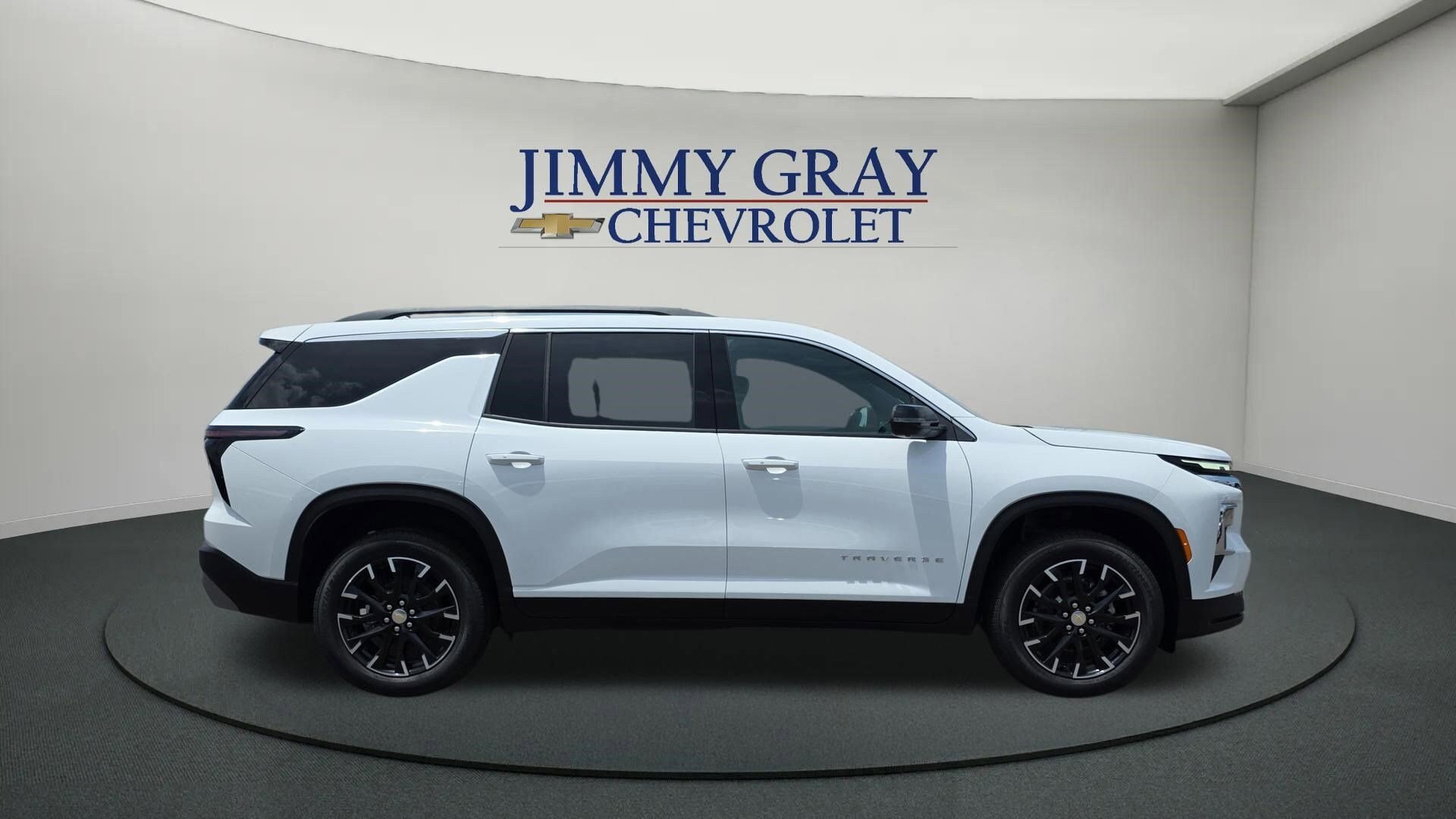 New 2026 Chevrolet Traverse LT w/ Sun and Wheel Package FWD image 6