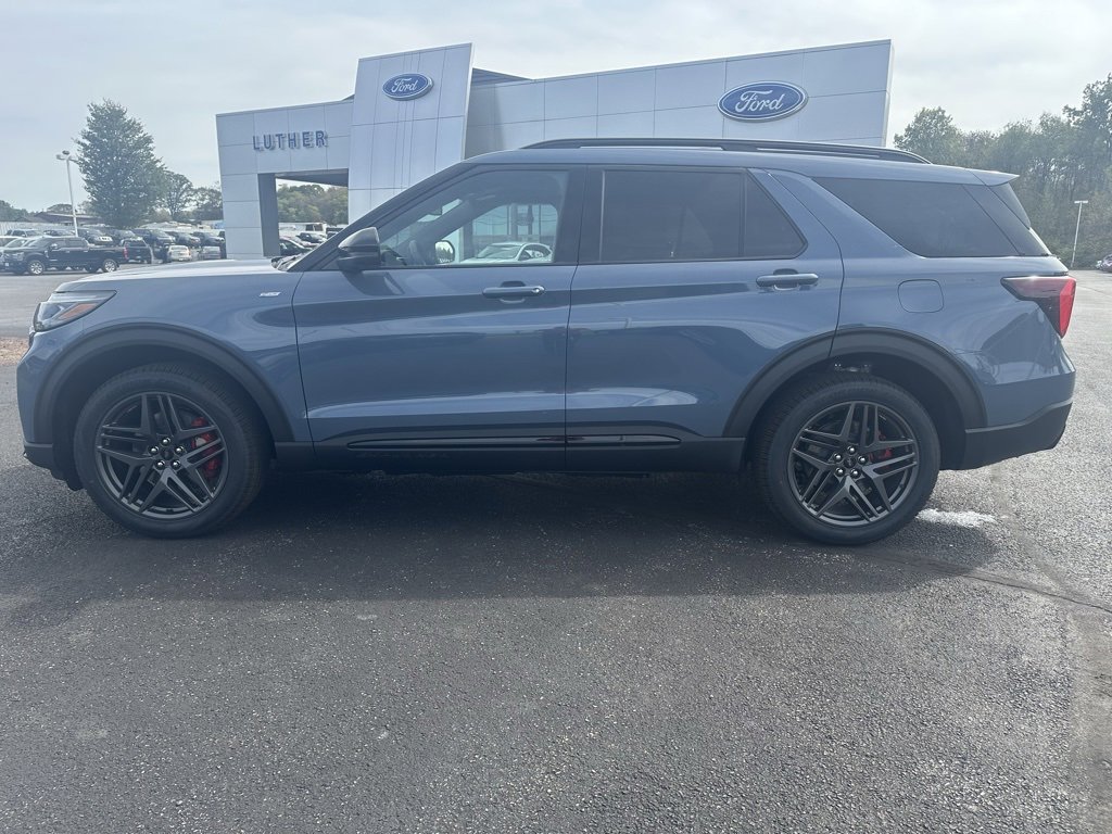 New 2025 Ford Explorer ST-Line image 2